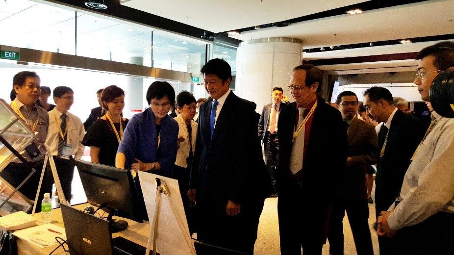 新加坡华文教研中心参加第八届教师大会